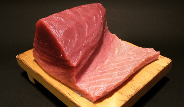 豊洲市場　マグロ専門仲卸「鈴富」厳選！　冷凍中トロ　